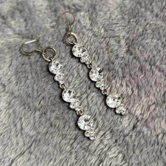 Vintage Sparkly Clear Large Rhinestone Drop Pierced Earrings - Picture 5 of 8